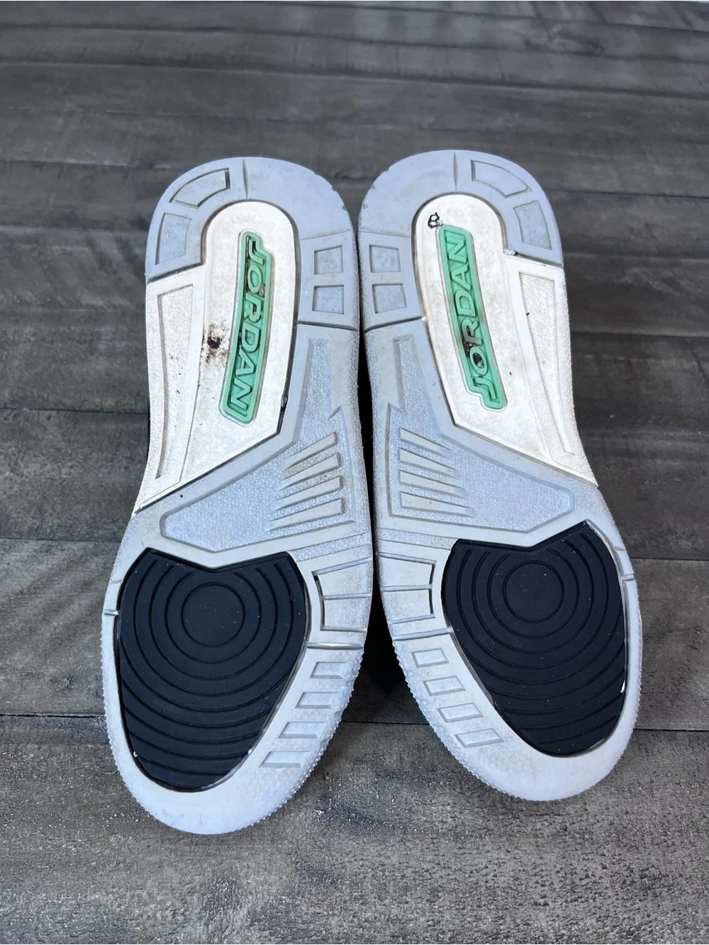 Nike Air Jordan 3 Green Glow Sneakers Sz 5.5Y
